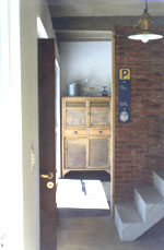 hall.jpg (12480 bytes)