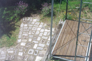 patio2.jpg (26377 bytes)